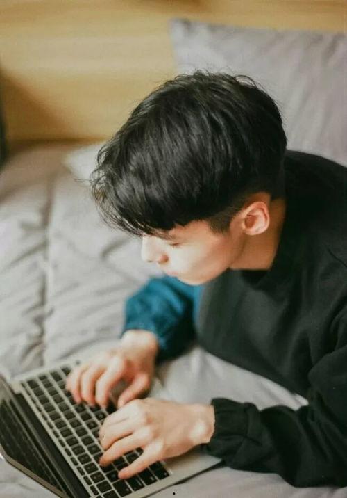 吃瓜网红小哥哥是谁啊,吃瓜网红小哥哥的真实身份！  第1张